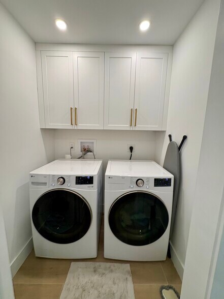 Building Photo - 4440 NE 26th Ave