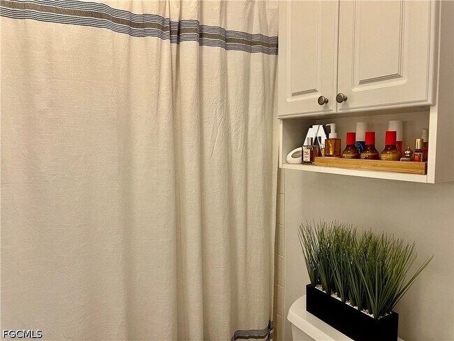 Building Photo - 6300 South Pointe Blvd