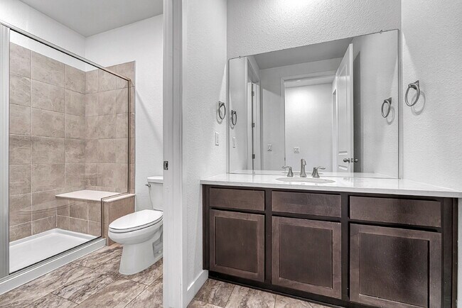 Building Photo - $4,450.00, 5 bed, 4.5-bath located in Broo...
