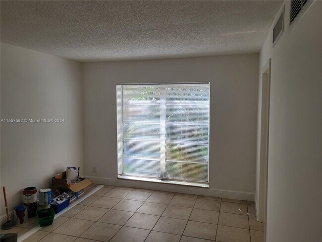 Building Photo - 4455 Treehouse Ln