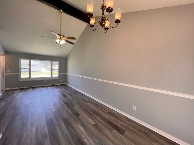 Building Photo - Move in ready!