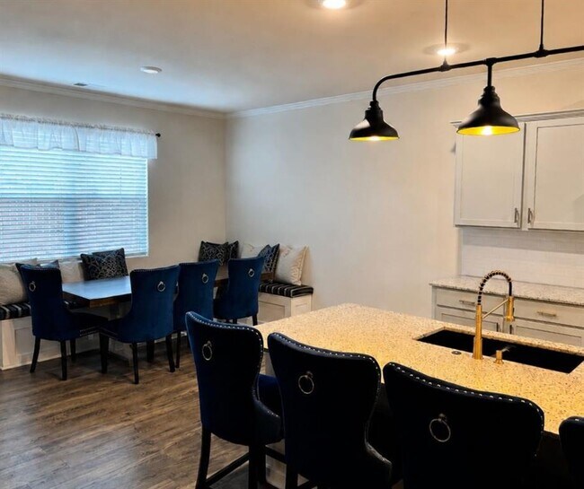 Building Photo - 183 Durana Way