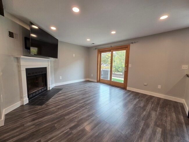 Building Photo - 144 Quincy Shore Dr