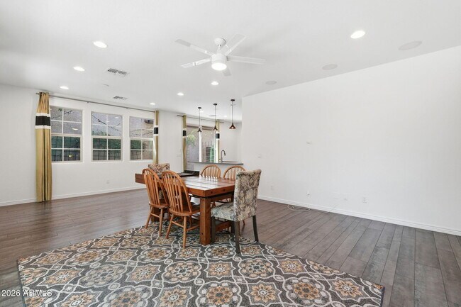 Building Photo - 464 N Ranger Trail