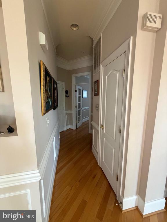 Building Photo - 8402 Tysons Trace Ct