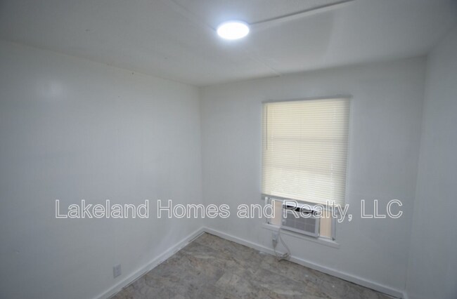 Building Photo - 3306 Peachtree Hill Rd