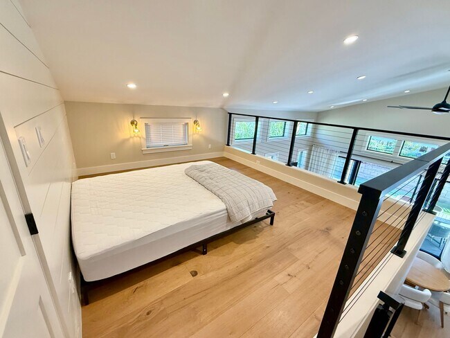 Building Photo - Beautiful Furnished New Construction Calis...
