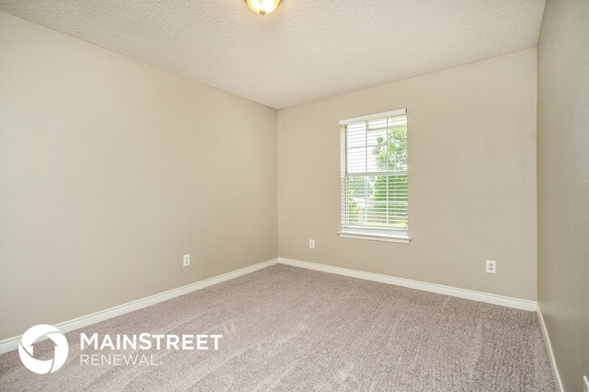 Building Photo - 7006 Cottonwood Cir