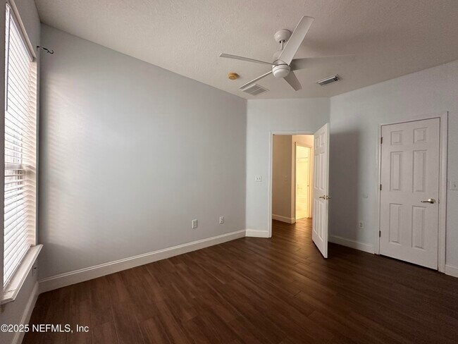 Building Photo - 3995 Leatherwood Dr