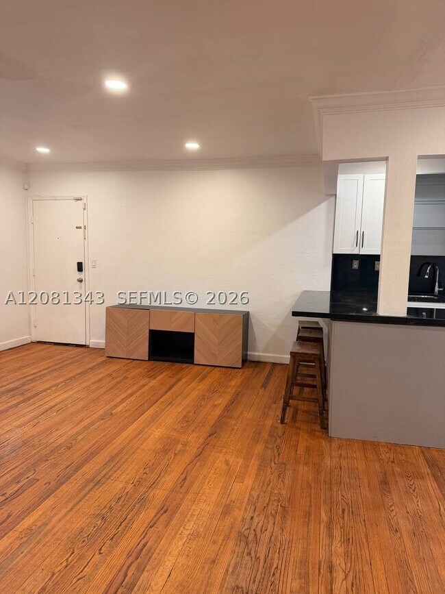 Building Photo - 7715 SW 57th Ave