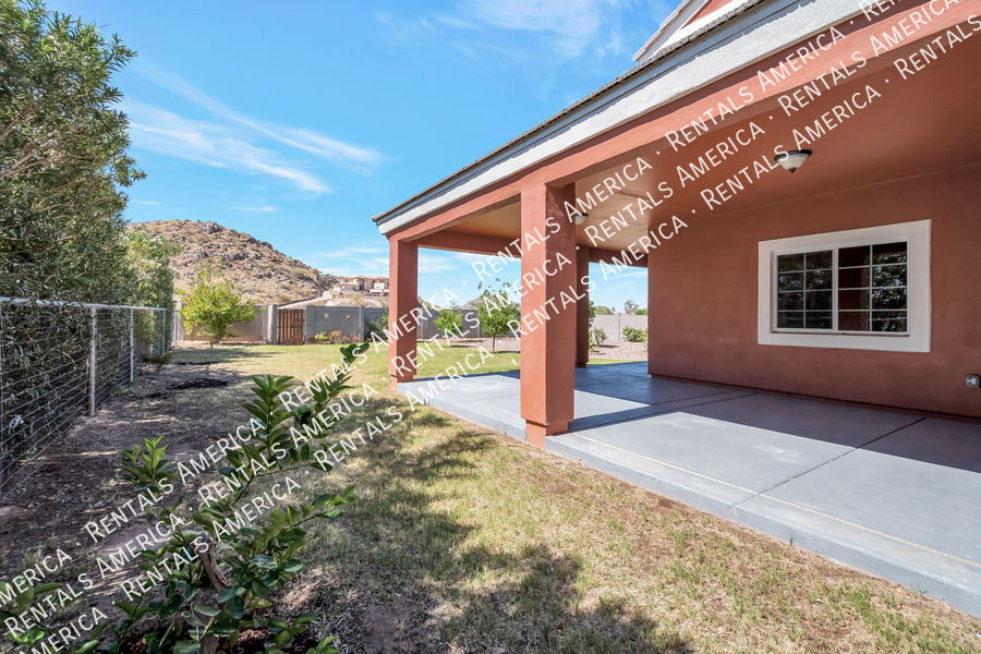 Building Photo - 16819 E Palm Beach Dr