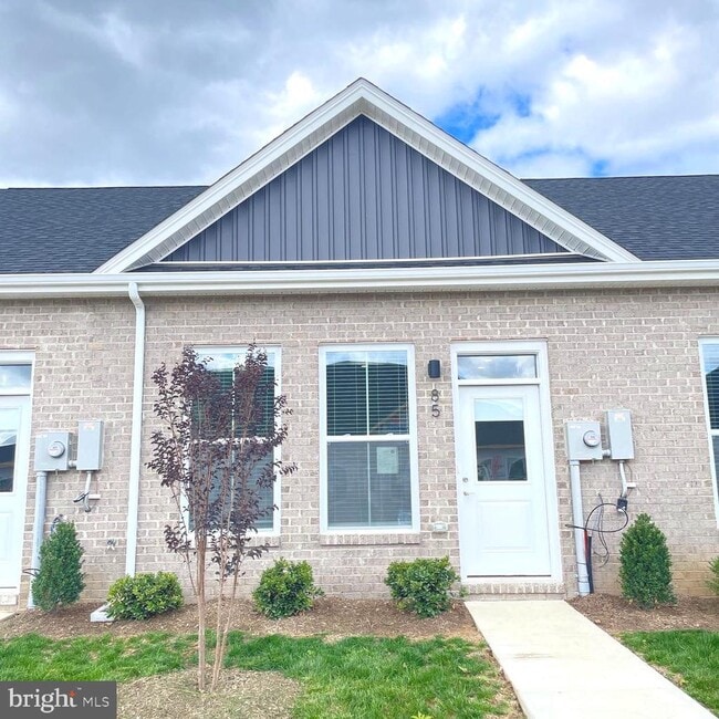 Building Photo - 63 LOCKWOOD Dr