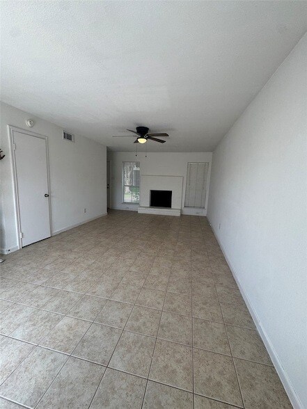 Building Photo - 6645 Wanda Ln