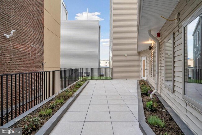 Building Photo - 1643 N 2nd St