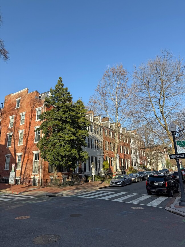 Building Photo - 3267 N St NW