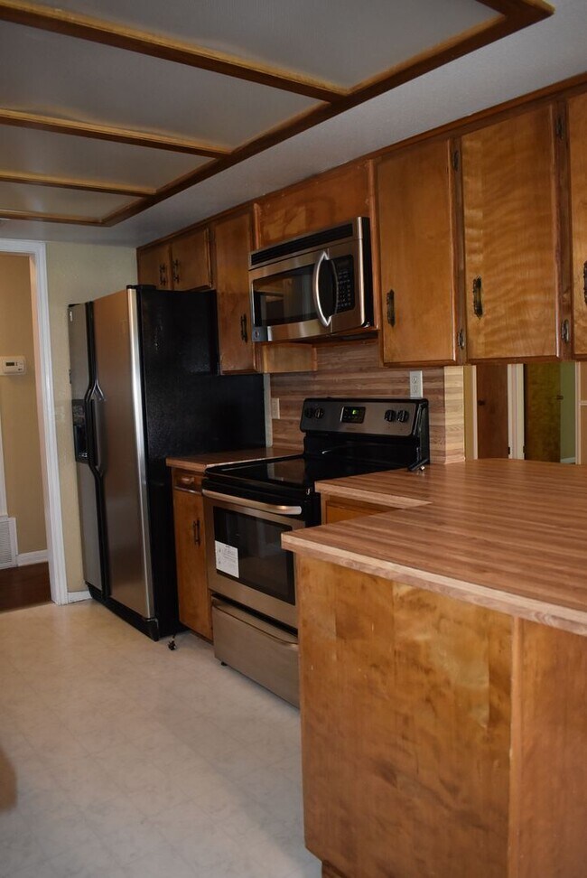 Building Photo - 3 Bedroom in Copperas Cove Established Neighborhood!