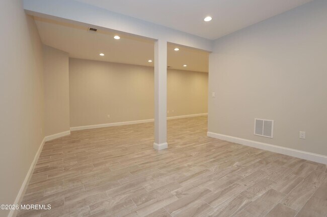 Building Photo - 10 Gonzalez Dr