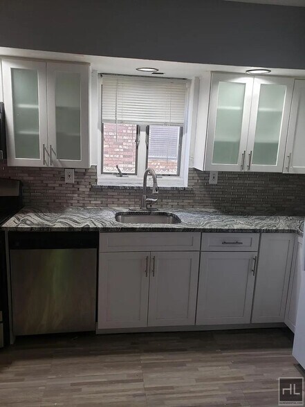 Building Photo - LITTLEFIELD AVENUE