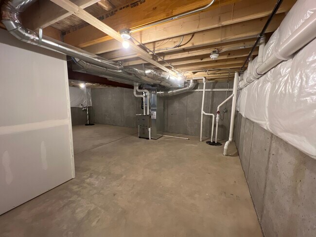 Building Photo - 7615 Violet Ln