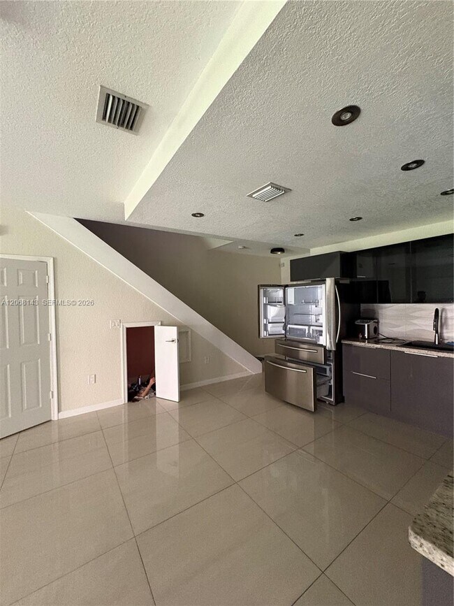 Building Photo - 5725 Tuscany Way