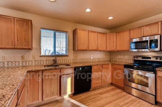 Building Photo - 709 Clarendon Dr