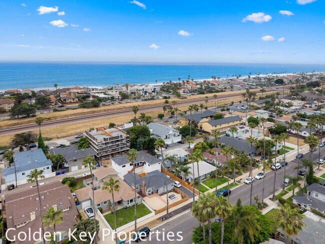 Building Photo - Welcome to your beautifully remodeled apartment in South Oceanside just a few blocks from the beach!
