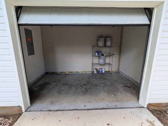 Building Photo - 3100 Dunkeld Ct