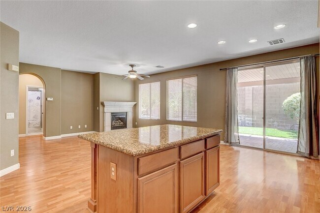 Building Photo - 1005 Roaring River Ave