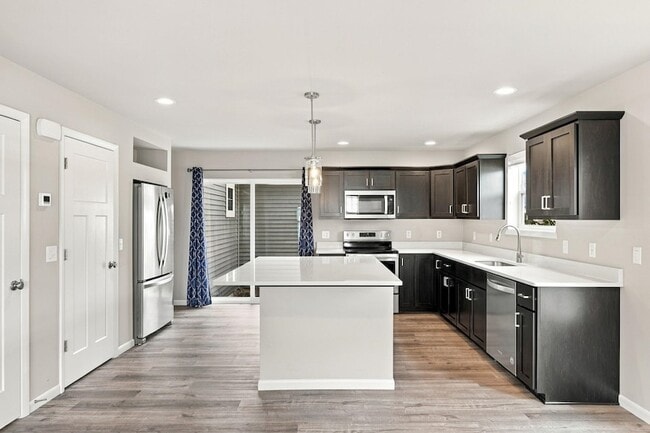 Building Photo - 6158 Driscoll Dr