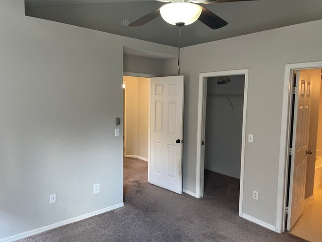 Building Photo - 3-bedroom, 2-bath home features a 2-car garage