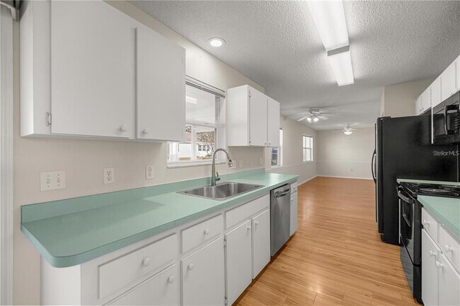 Building Photo - 8478 SW 61st Terrace Rd