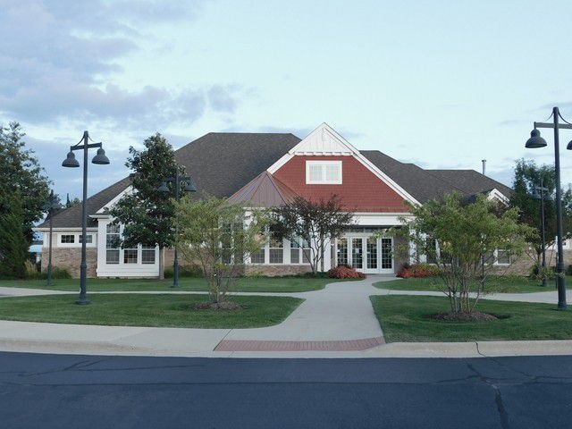 Cllub House - 136 Bertram Dr