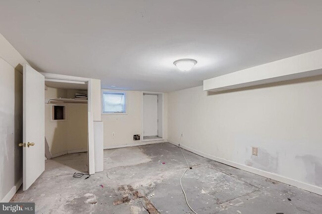 Building Photo - 2535 N Howard St