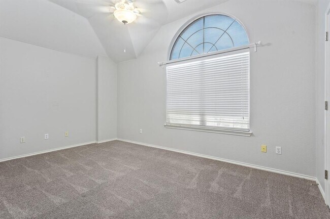 Building Photo - 1720 Briarton Ln S