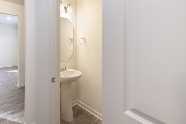 Building Photo - 109 Gaelic Dr