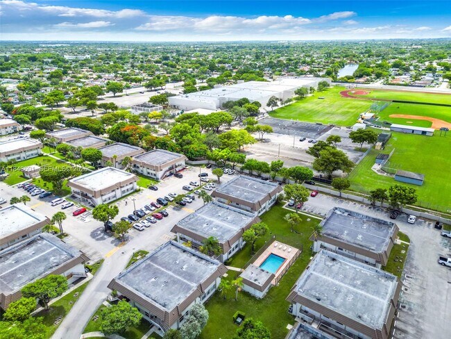 Building Photo - 6911 SW 129th Ave