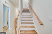 Building Photo - 612 Totten Pl NE