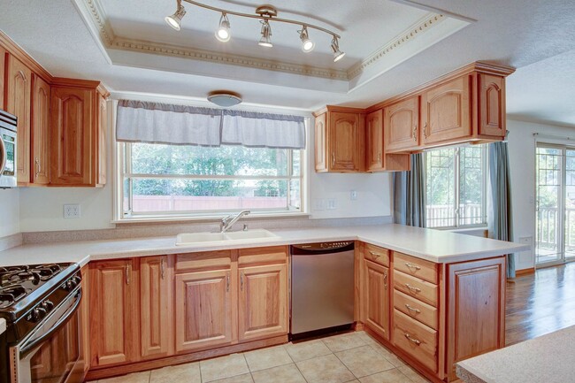 Building Photo - 3 Bed 2 Bath Home