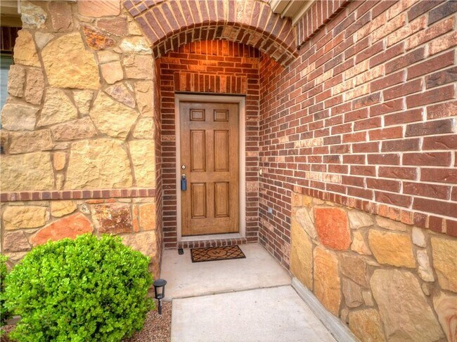 Building Photo - 1007 Boxwood Loop