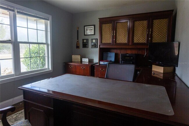 Building Photo - 1159 SW Valencia Heights Ave