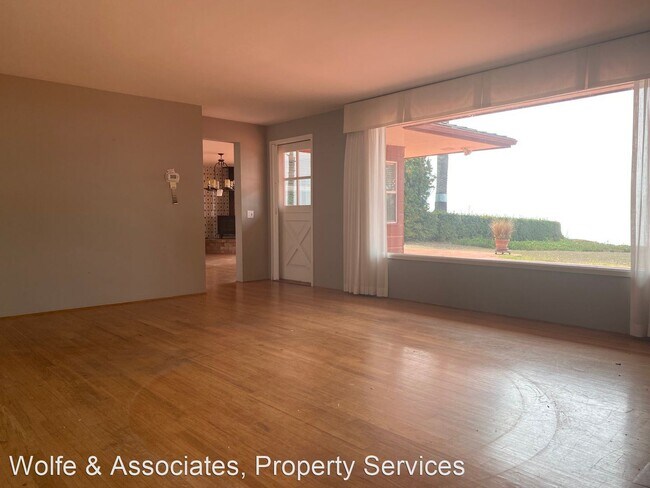 Building Photo - 3 br, 3 bath House - 3323 Cliff Drive