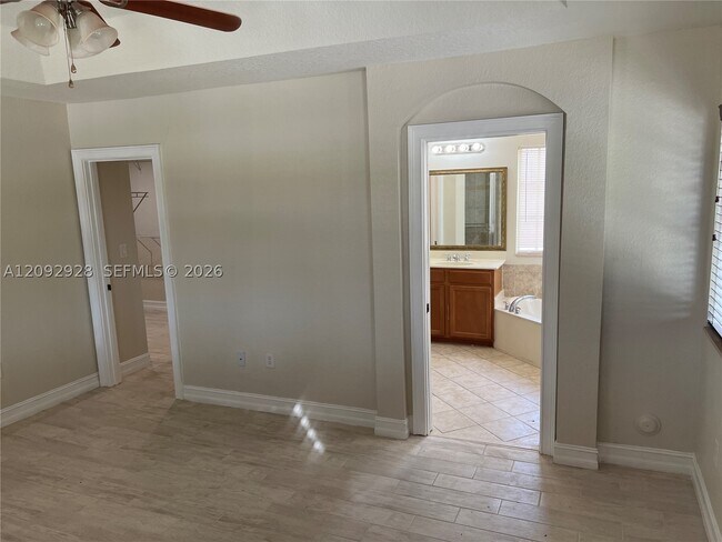 Building Photo - 14008 SW 274th Terrace