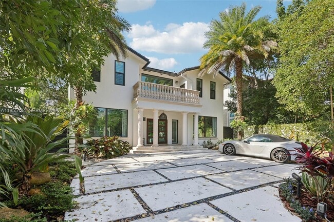 Building Photo - 34 SW 22nd Rd