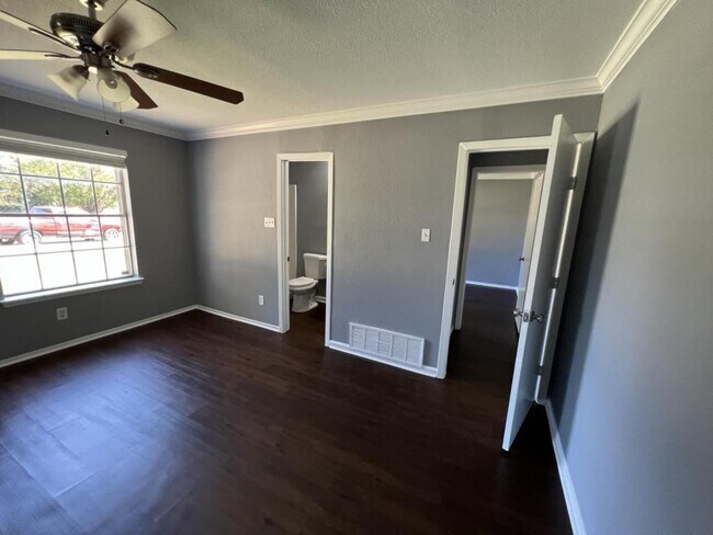 Building Photo - 3300 Winderemere Drive