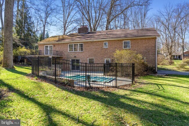 Building Photo - 7616 Burford Dr