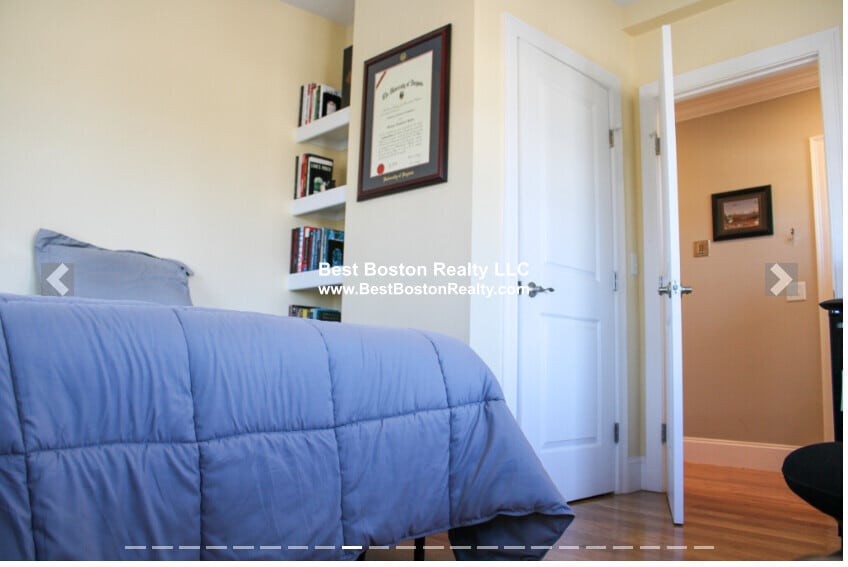 Building Photo - 118 Holland St