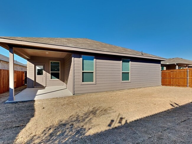 Building Photo - Stylish Newer Construction in a Premier Master-Planned Community