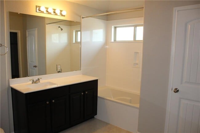 Building Photo - 1409 Bess Cove