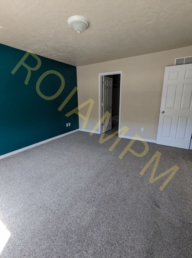 Building Photo - 3-Bedroom Townhome Near ISU with Attached Garage