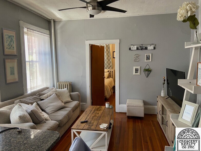 Building Photo - 106 Myrtle St